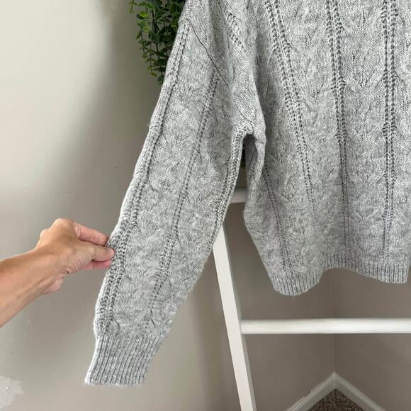 Love & Ellie Cowl Neck Long Sleeve Gray Knit Sweater Women's Large - Picture 5 of 5